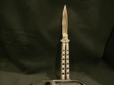 ROTON USA BALISONG BUTTERFLY
DOUBLE-EDGE FIGHTING KNIFE!!
MODEL RO4530B MONARCH
HANDMADE!!
EXTREMELY EARLY & EXTREMELY RARE!!