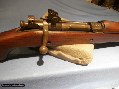 SPRINGFIELD US MODEL 1903-A3
REMINGTON
#41206XX
.30-06 US MILITARY RIFLE
EXCELLENT FINISH!!
EXCELLENT WOOD!!