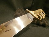 KNUCKLE GRIP FIGHTING KNIFE. MASSIVE, EAGLE HEAD WITH HEAVY BOWIE BLADE. SPIKED KNUCKLE GRIP FIGHTING KNIFE. OSCAR KOLOMBATOVICH DESIGN.
MINT!! - 6 of 11