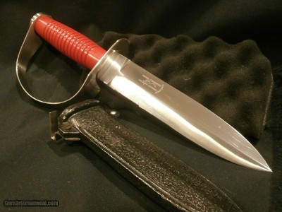 PUMA FROGMAN DIVE KNIFE 6334
WITH SCABBARD, BELT, AND LEG STRAP
COMPLETE!
...MINT!!