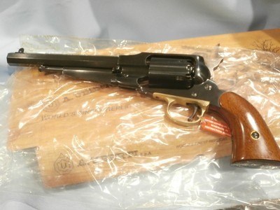 UBERTI 1858 NAVY BLACKPOWDER PERCUSSION REVOLVER
.36 CALIBER
NEW IN BOX!