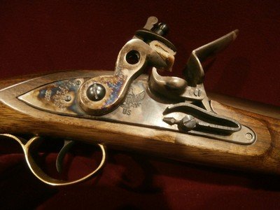 HARPER'S FERRY MODEL 1807 FLINTLOCK PISTOL by PEDERSOLI .58 CALPEDERSOLI HARPER'S FERRY 1807 FLINTLOCK PISTOLDELUXE PRESENTATION CASE - Image 4 of 13