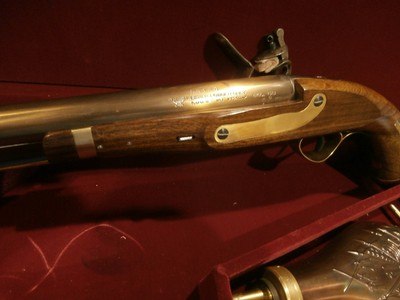 HARPER'S FERRY MODEL 1807 FLINTLOCK PISTOL by PEDERSOLI .58 CALPEDERSOLI HARPER'S FERRY 1807 FLINTLOCK PISTOLDELUXE PRESENTATION CASE - Image 7 of 13