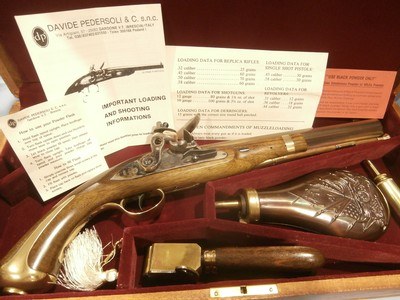 HARPER'S FERRY MODEL 1807 FLINTLOCK PISTOL by PEDERSOLI .58 CAL
PEDERSOLI HARPER'S FERRY 1807 FLINTLOCK PISTOL
DELUXE PRESENTATION CASE