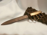 US MODEL 1918 MARK I TRENCH KNIFE AU LION 1918 MARK I KNUCKLE KNIFE
US 1918 MARK I TRENCH KNIFE AU LION
U.S. 1918 MKI TRENCH KNIFE AU LION - 11 of 11