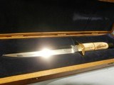 BUCK USA CUSTOM SHOP SPECIAL-ORDER COMMANDO DAGGER
#0036
RARE!! NIB!! - 3 of 9