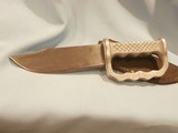 US MILITARY KNUCKLE GUARD FIGHTING KNIFE WWII FIGHTING KNIFE
MASSIVE!
US WWII KNUCKLE GUARD FIGHTING KNIFE WITH ORIGINAL SCABBARD!!
EXCELLENT! - 3 of 11