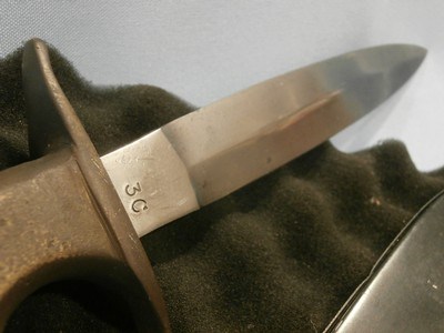 US MODEL 1918 MARK I TRENCH KNIFE 1918 MARK I KNUCKLE KNIFEUS KNUCKLE KNIFEUS 1918 MARK I TRENCH KNIFEU.S. 1918 MKI TRENCH KNUCKLE KNIFE - Image 5 of 12