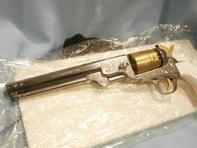 TAYLOR'S & CO.PIETTA 1851 NAVY.44 CAL PERCUSSION REVOLVER7 1/2