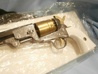 TAYLOR'S & CO.PIETTA 1851 NAVY.44 CAL PERCUSSION REVOLVER7 1/2