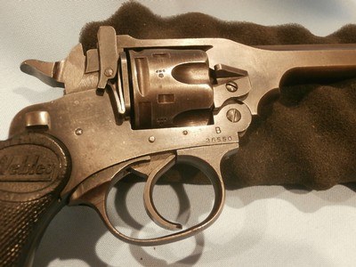 WEBLEY MARK IV .38S&W WEBLEY & SCOTT CROSS-BOLT SAFETY SINGAPORE POLICE CONTRACT MK IV ALL-MATCHING 5