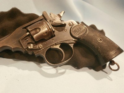 WEBLEY MARK IV .38S&W WEBLEY & SCOTT CROSS-BOLT SAFETY SINGAPORE POLICE CONTRACT MK IV ALL-MATCHING 5