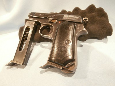 BERETTA MODEL 1934 .380 DATED 1942 WWII BERETTA M1934 .380 1942WWII BERETTA SEMI-AUTOMATIC PISTOLSTWO MAGAZINES!EXCELLENT CONDITION!! - Image 4 of 9