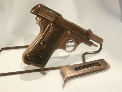 BERETTA MODEL 1934 .380 DATED 1942 WWII BERETTA M1934 .380 1942WWII BERETTA SEMI-AUTOMATIC PISTOLSTWO MAGAZINES!EXCELLENT CONDITION!! - Image 6 of 9