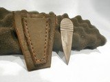 WWII OSS SAS SOE AGENT'S THUMB LAPEL DAGGER WITH SHEATHWWII DAGGERWWII SECRET AGENT DAGGERWWII OSS DAGGERSOEDAGGERSAS DAGGER - Image 2 of 8