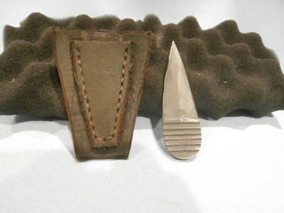 WWII OSS SAS SOE AGENT'S THUMB LAPEL DAGGER WITH SHEATHWWII DAGGERWWII SECRET AGENT DAGGERWWII OSS DAGGERSOEDAGGERSAS DAGGER - Image 5 of 8