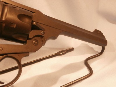 WEBLEY MK VI 1919 .455 CAL ALL-MATCHING SERIAL NUMBERS! EXCELLENT BORE & CHAMBERS! EXCELLENT OVERALL CONDITION!!RARE 1919!!! - Image 6 of 9