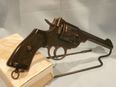 WEBLEY MK VI 1916 .455 CAL ALL-MATCHING SERIAL NUMBERS! EXCELLENT BORE & CHAMBERS! EXCELLENT OVERALL CONDITION!! Seller's Inventory # - Image 7 of 12