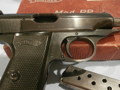 WALTHER PP 7.65mm .32acp ALL-MATCHING, TWO WALTHER MAGAZINES, INDICATOR TOOL PIN.WALTHER PP EXC+ CONDITION!! IN ORIGINAL BOX!! - Image 7 of 12