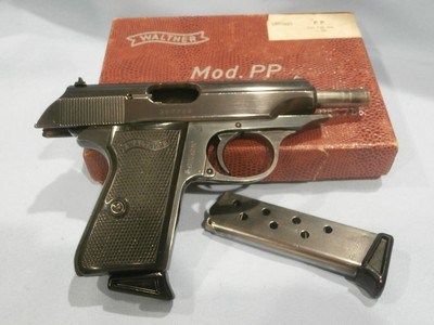 WALTHER PP 7.65mm .32acp ALL-MATCHING, TWO WALTHER MAGAZINES, INDICATOR TOOL PIN.WALTHER PP EXC+ CONDITION!! IN ORIGINAL BOX!! - Image 8 of 12