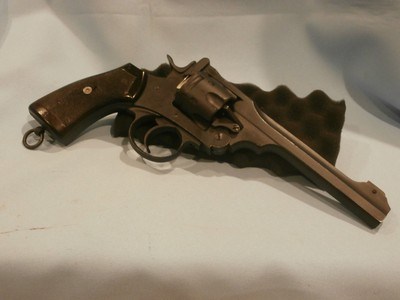 WEBLEY MK VI 1918 .455 CAL ALL-MATCHING SERIAL NUMBERS! EXCELLENT BORE & CHAMBERS! EXCELLENT OVERALL CONDITION 1918!!! - Image 9 of 11