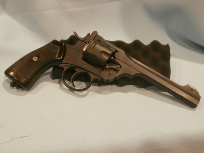WEBLEY MK VI 1918 .455 CAL ALL-MATCHING SERIAL NUMBERS! EXCELLENT BORE & CHAMBERS! EXCELLENT OVERALL CONDITION 1918!!! - Image 8 of 11