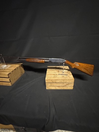 Winchester Model 12 16 gauge, Extremely nice metal work.
Excellent working condition.
Stock finish is worn.