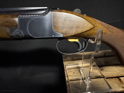 Browining Belgium, Fabrique Nationale, 1975 manu date.
Positively like new.