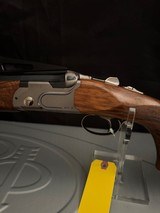 Beretta DT11, 30 inch, over and under with High trap rib.
It looks like new. - 17 of 23