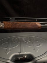 Beretta DT11, 30 inch, over and under with High trap rib.
It looks like new. - 5 of 23
