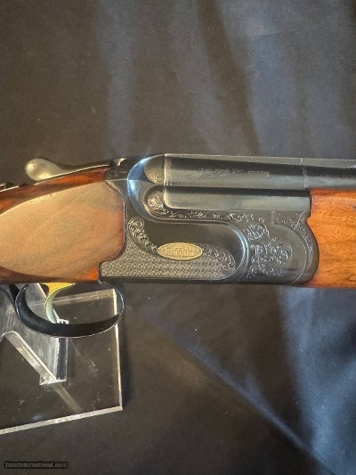 Caesar Guerini, Invictus 1 M-Spec, 32 inch, nice wood, numerous extended briley thin wall choke tubes.
Case accessories, Gracoil