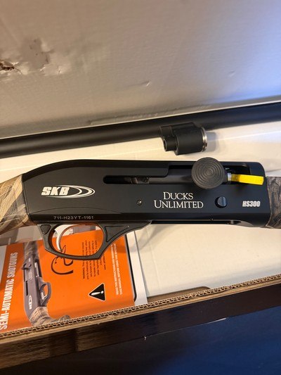 SKB HS300 DU 20 gauge, 28 inch barrel, Habitat Camo
NEW IN BOX
DU dinner gun