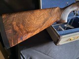 Beretta, 686 Onyx Pro, 20 gauge, 28" barrel, Excellent condition with 2 minor chips on forend, Beautiful wood and nearly 100% metal work - 2 of 15