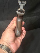 1939 S-1942Luger Pistol, Serial no.195.All numbers match except for the Magazine.Great condition.Grips show no cracks. - 21 of 25