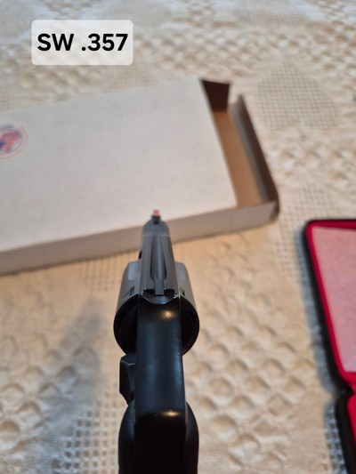 Smith & Wesson 357 Magnum / 38 SW Special, 2