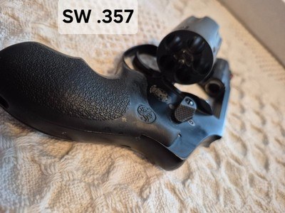 Smith & Wesson 357 Magnum / 38 SW Special, 2