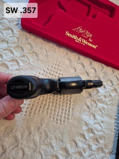 Smith & Wesson 357 Magnum / 38 SW Special, 2