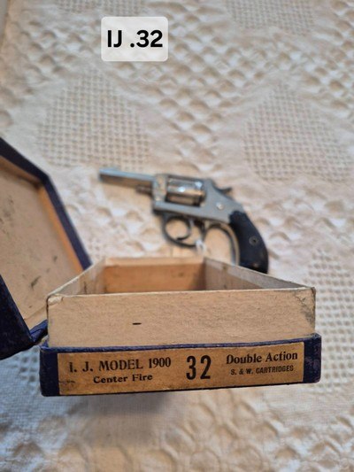 Iver Johnson Model 1900 with original box - Image 7 of 8