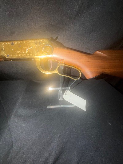 Winchester Model 94 Lone Star Special, 30-30, 26 inch barrel cannot be told from new.Factory styrafoam box and cover. - Image 2 of 17