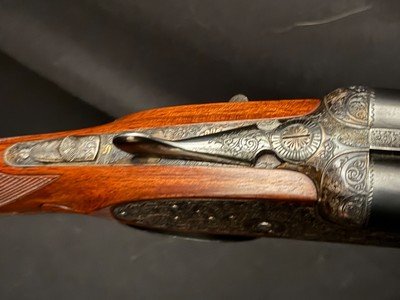 AYA 28 gauge, 26 inch. hand detachable sidelocks like new case color, sharp scroll engraving - Image 12 of 25