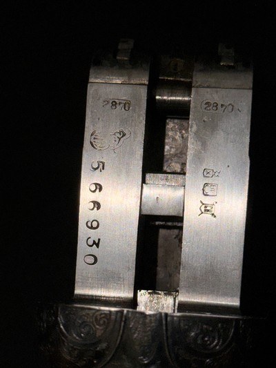 AYA 28 gauge, 26 inch. hand detachable sidelocks like new case color, sharp scroll engraving - Image 8 of 25