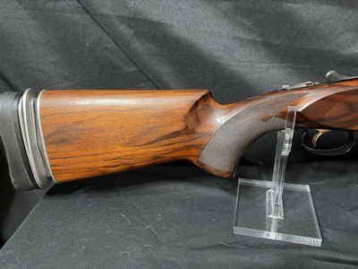 Caesar Guerini Invictus1 32 inch with Briley extended choke tubes.Very good conditon Factory red case. - Image 6 of 19