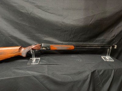 Caesar Guerini Invictus1 32 inch with Briley extended choke tubes.Very good conditon Factory red case. - Image 1 of 19