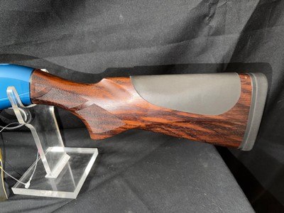 Beretta A-400, 20 gauge,30 inch barrel,Briley add ons.Factory case.Very nice condition - Image 5 of 12