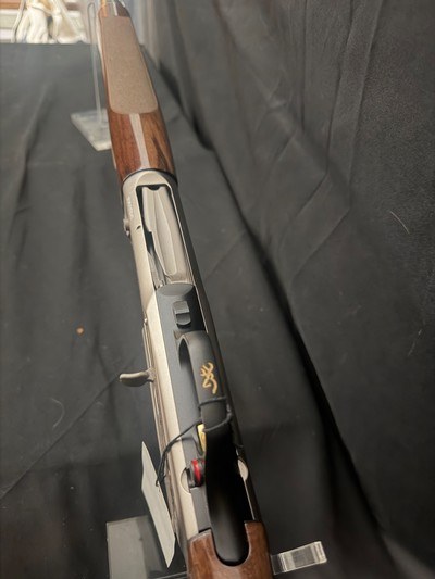 Browning A5 Duck unlimited Special engraving.Absolutely unfired in the original DU case.12 Gauge 28 inch, Fancy wood.Dont miss it - Image 7 of 11