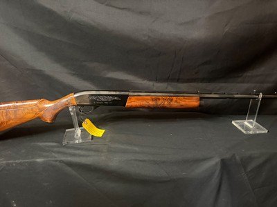 Remington 1100left hand, fixed skeet choke adjustable comb, factory green plastic case - Image 1 of 15