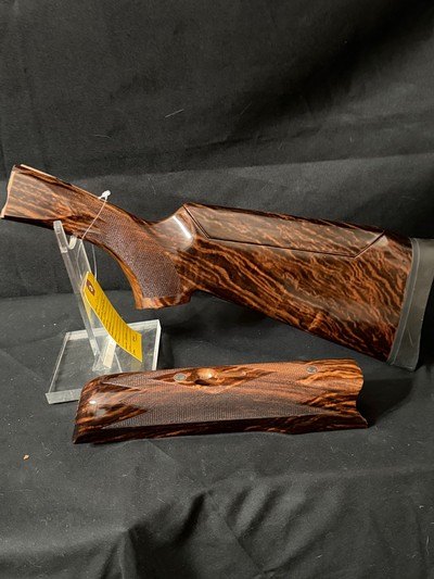 Krieghoff #3 Stock set, enhanced grain, very nicely finished.Factory length. Adjustable comb - Image 3 of 4