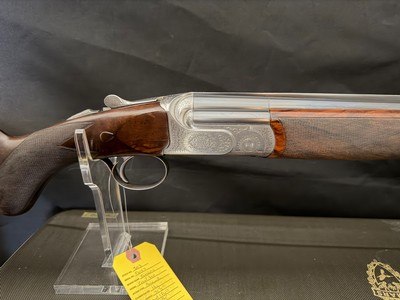 Famars Excaliber Lusso engraning, 20 gauge, 31.5 inch barrel,mod and full.great condition, wood butt plate, factory case - Image 2 of 15