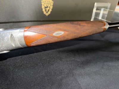 Famars Excaliber Lusso engraning, 20 gauge, 31.5 inch barrel,mod and full.great condition, wood butt plate, factory case - Image 13 of 15
