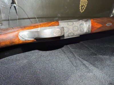 Famars Excaliber Lusso engraning, 20 gauge, 31.5 inch barrel,mod and full.great condition, wood butt plate, factory case - Image 11 of 15
